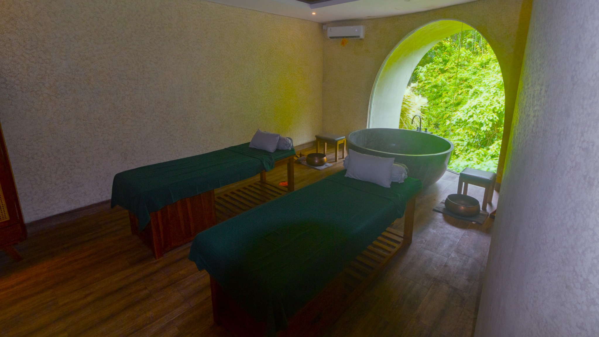 Bali Rejuvenation: Spa, Swim & Sunset Dining Tour